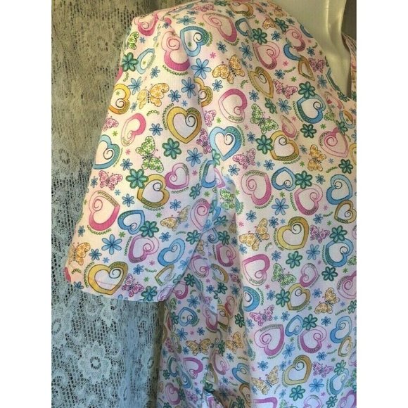 SB Scrub top Medium Pink Hearts Flowers V Neck 3 Front Pockets - Picture 9 of 9